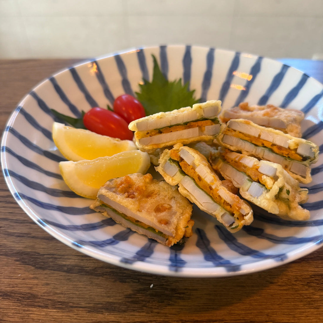うに・大葉・レンコンのはさみ揚げ